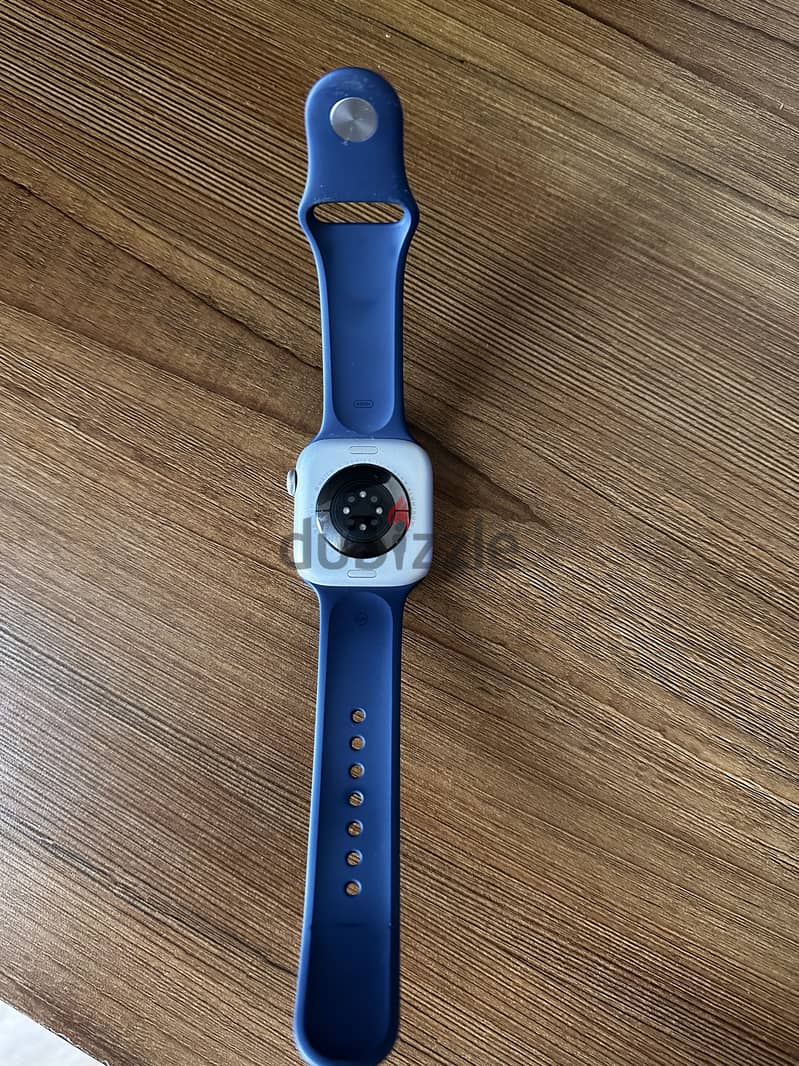 Apple Watch series 10, Silver, Battery 97% 1