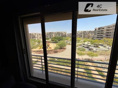 شقه للبيع متشطبه استلام فوري تشطيب كامل  وجه بحري بالكامل و فيو لاندسكيب - موقع مميز جدا for sale in palm hills new cairo