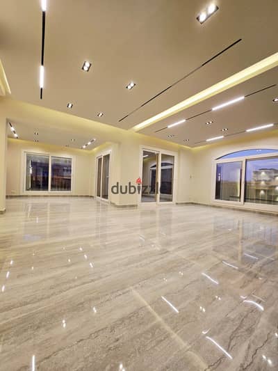 A unique opportunity in B1 for those seeking a spacious, family-friendly apartment