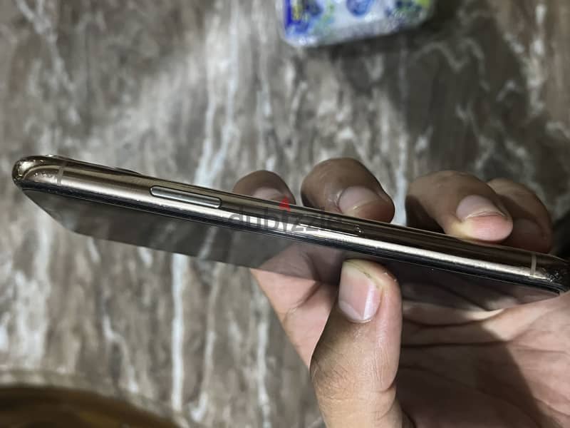 Apple - iPhone 11 Pro 6
