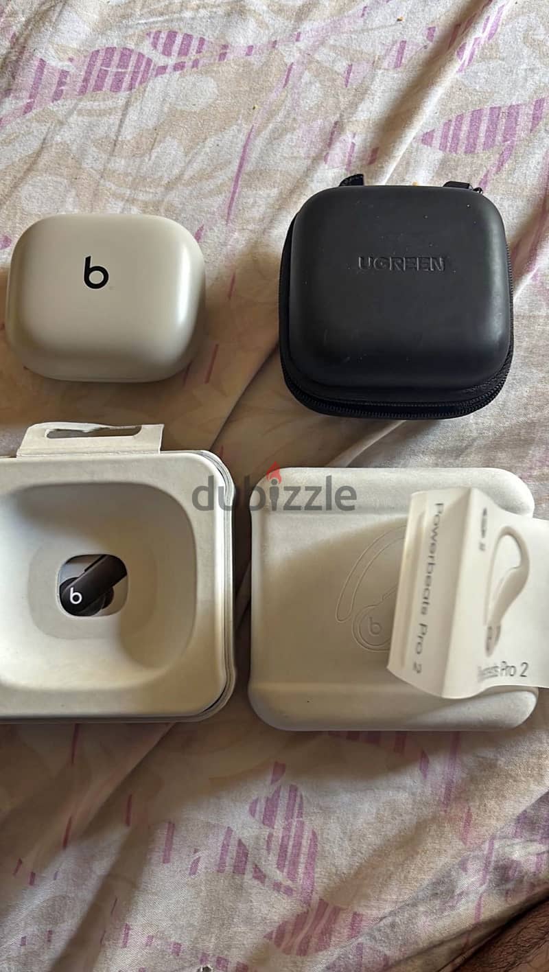 Powerbeats pro 2 like new 1