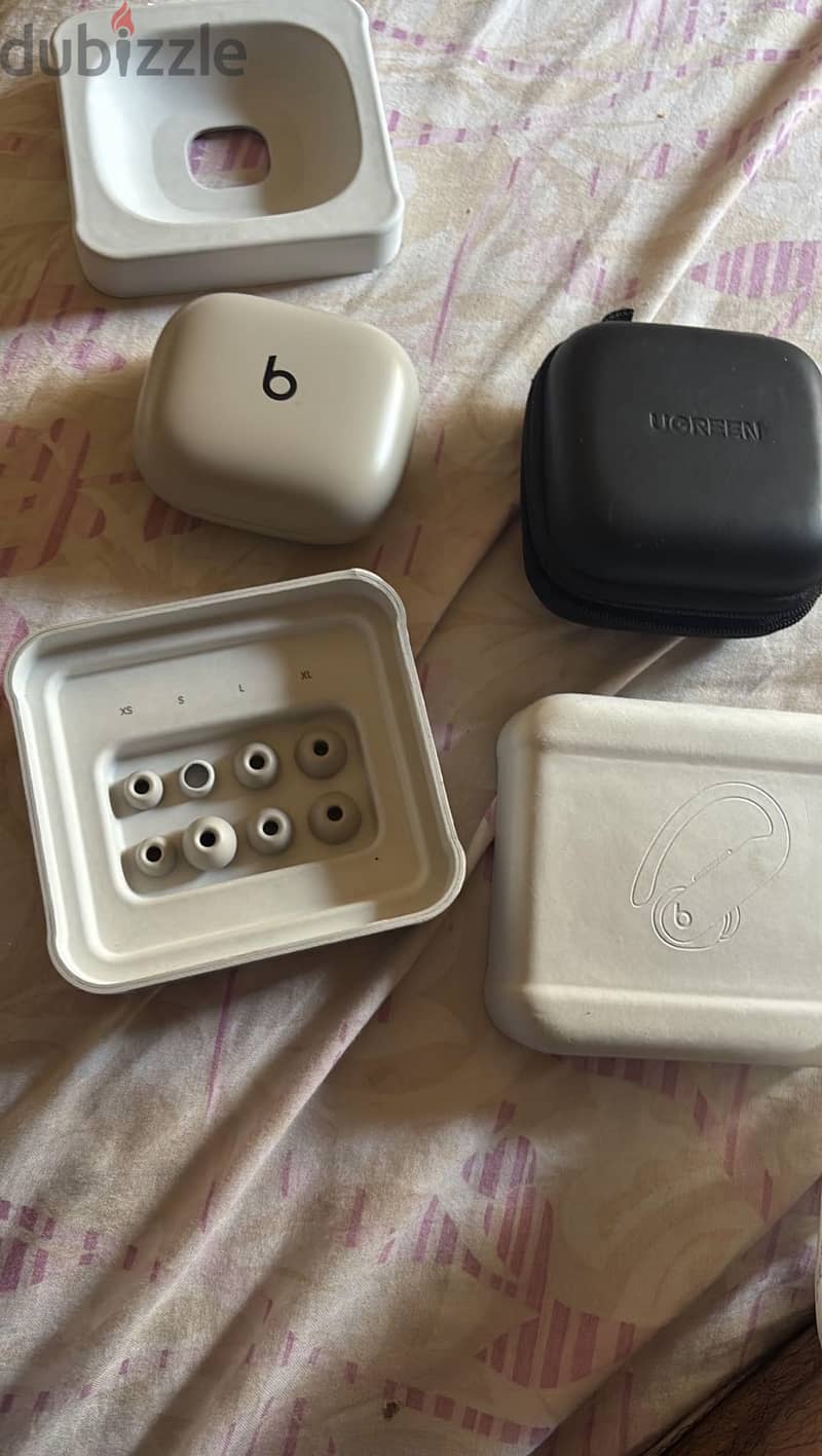 Powerbeats pro 2 like new 3