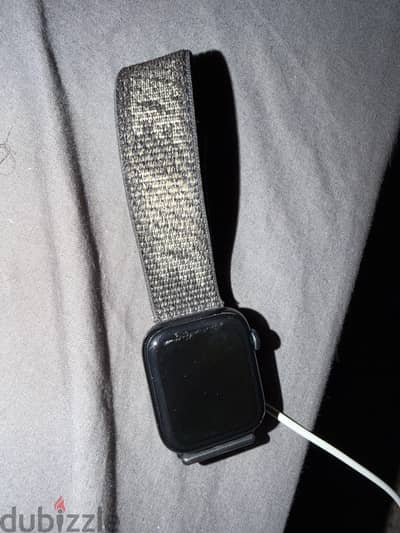 Apple watch SE (GPS) (2nd generation) perfect condition (barely used)