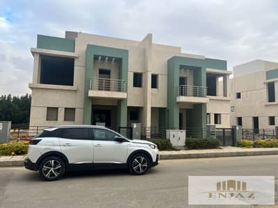 Villa for sale in madinaty, near food court and south park, 447sq Own a Luxurious Villa Modern