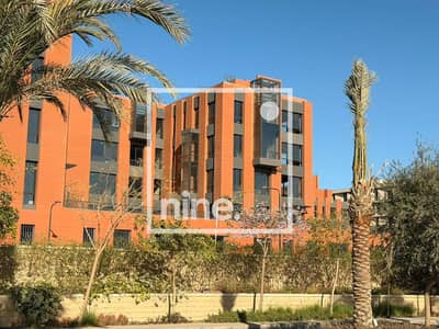مبنى مميز للإيجار في ديستريكت 5  District 5 طريق العين السخنة التجمع الخامس القاهرة الجديدة New Cairo أرخص من سعر السوق  لوكيشن مميز