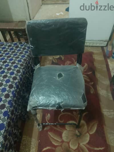 اربع كراسي استعمال خفيف