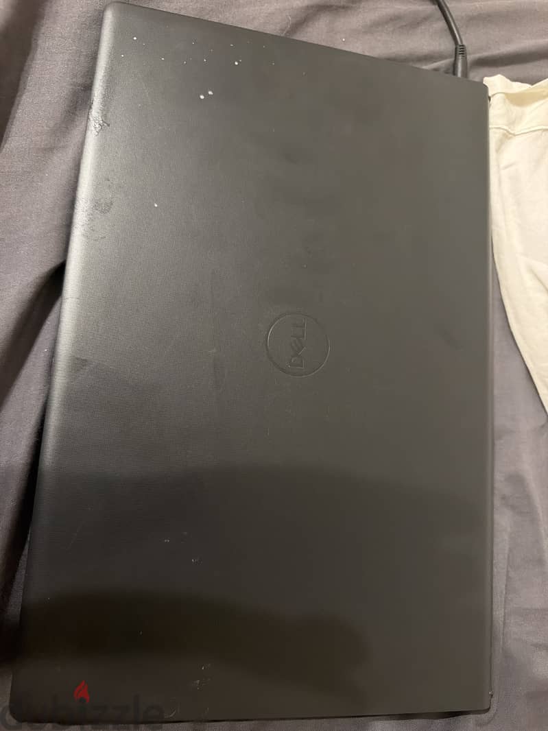 Dell vostro 3520 (perfect condition) barely used 1