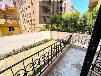 شقة  للإيجار دور أرضي بحديقة بحري خاصة – حي المستثمر الصغير