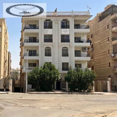 Ground-floor apartment with a garden for sale in New Cairo (Fifth Settlement), 5th District – Apartment Zone; located near Akhenaton and Al-Shoueifat