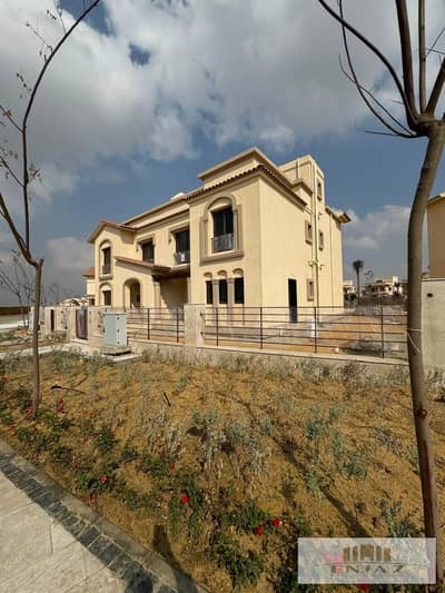 Vella for sale in Madinaty, E3 , wide garden, payment facilities for 7 Years (330 sq)