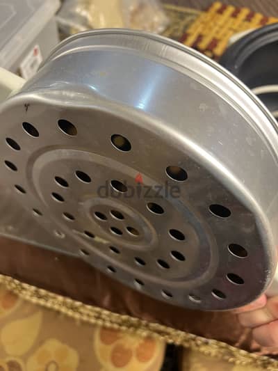 Rice cooker للبيع استعملت مرة واحدة بلا اي عيوب