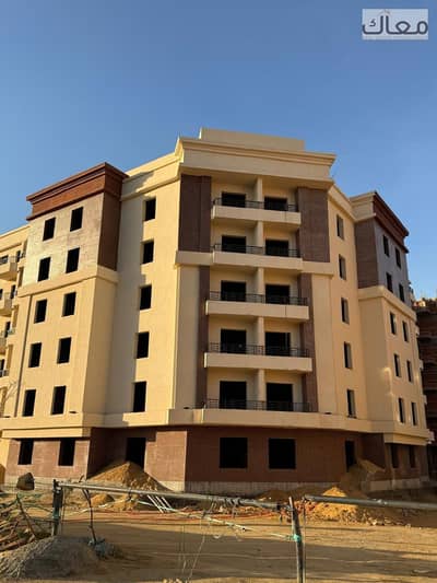 شقه3غرف استلام فوري التراسوبرلوكس بجانب الجامعه الامريكيه