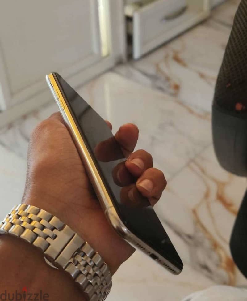 Apple - iPhone XS Max 7