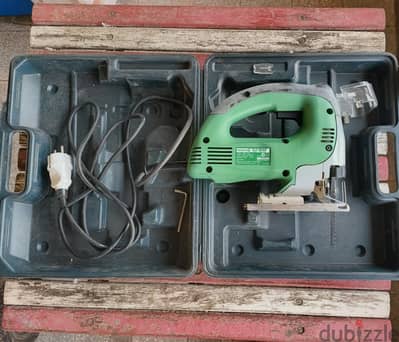 منشار أرقط (أرابتك/تردد) احترافي Hitachi CJ 120V بالشنطة الأصلية