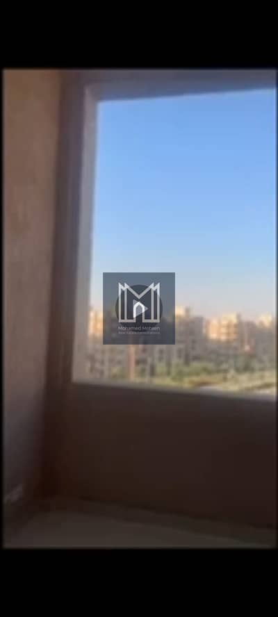 شقة للإيجار في مدينتي B8 تشطيبات مميزة فيو مفتوح (3 غرف و3 حمام)