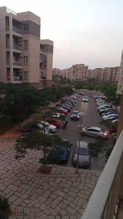 For rent furnished at the lowest prices and the best value for the price in front of the movement and the third park directly