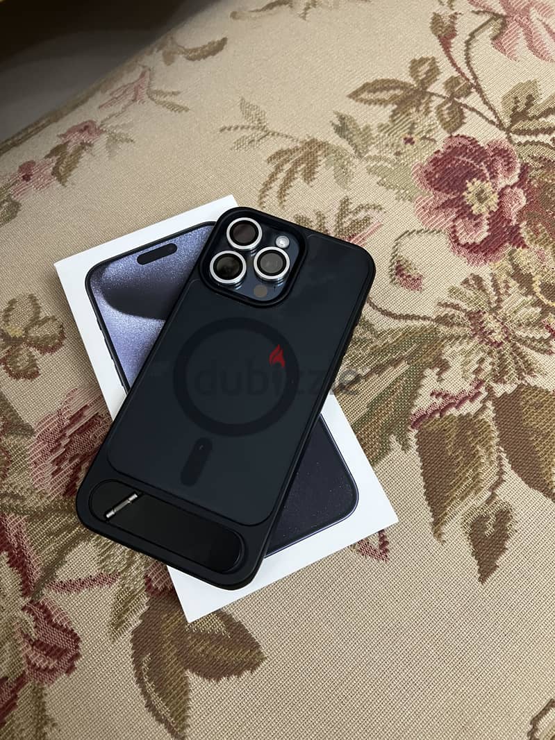 Apple - iPhone 15 Pro Max 3