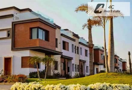 فيلا توين هاوس استلام فوري موقع متميز جدا فيو مفتوح للبيع بمقدم و تكملة اقساط في كمبوند ازار 2 التجمع الخامس في الجولدن سكوير بالقرب من كمبوند ديجار