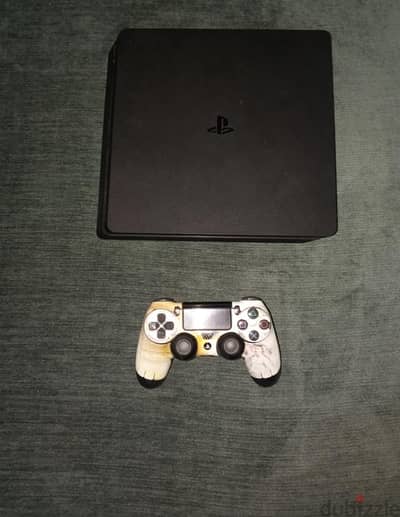 PS4 Slim 1TB مع دراع اصلي  استعمال خفيف