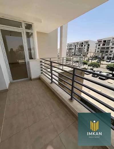 شقه للبيع للسكن او للاستثمار بالتقسيط علي اطول فتره سداد في التجمع الخامس والباقي علي اطول فتره سداد في التجمع الخامس في كمبوند هايد بارك Hyde park عل