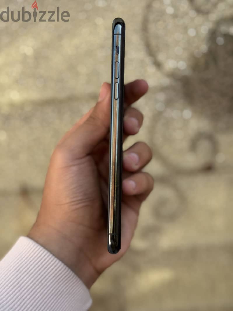 Apple - iPhone 11 Pro Max 1