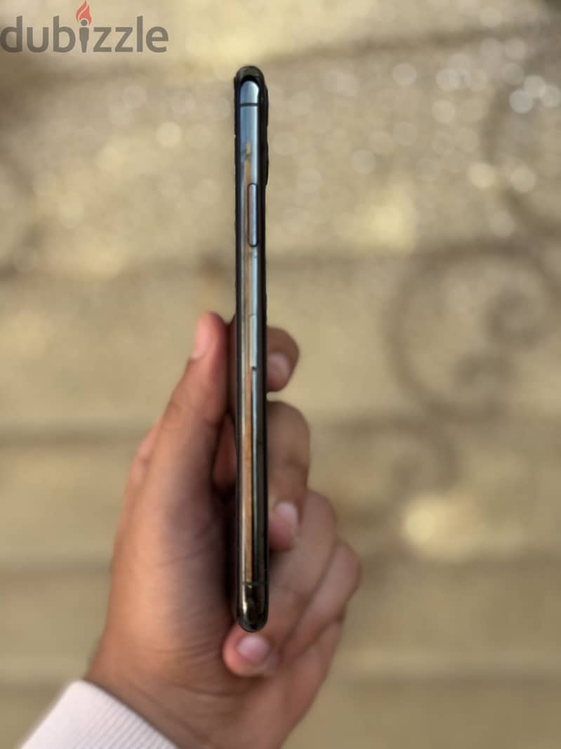Apple - iPhone 11 Pro Max 3