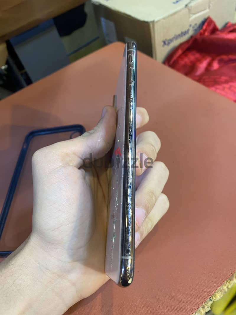 Apple - iPhone XS Max 3