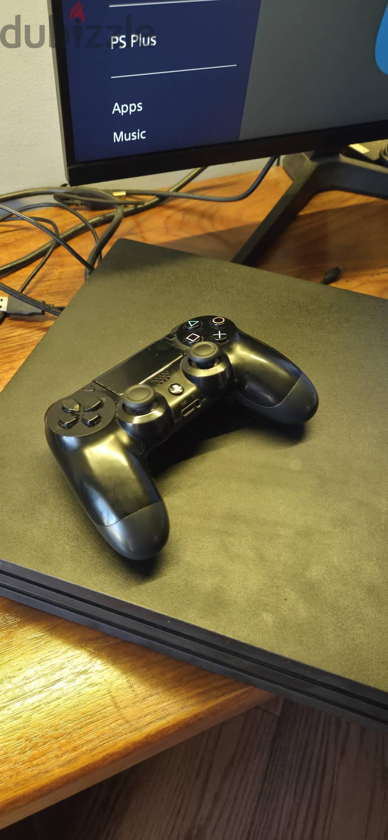 PlayStation 4 pro jet-black 1