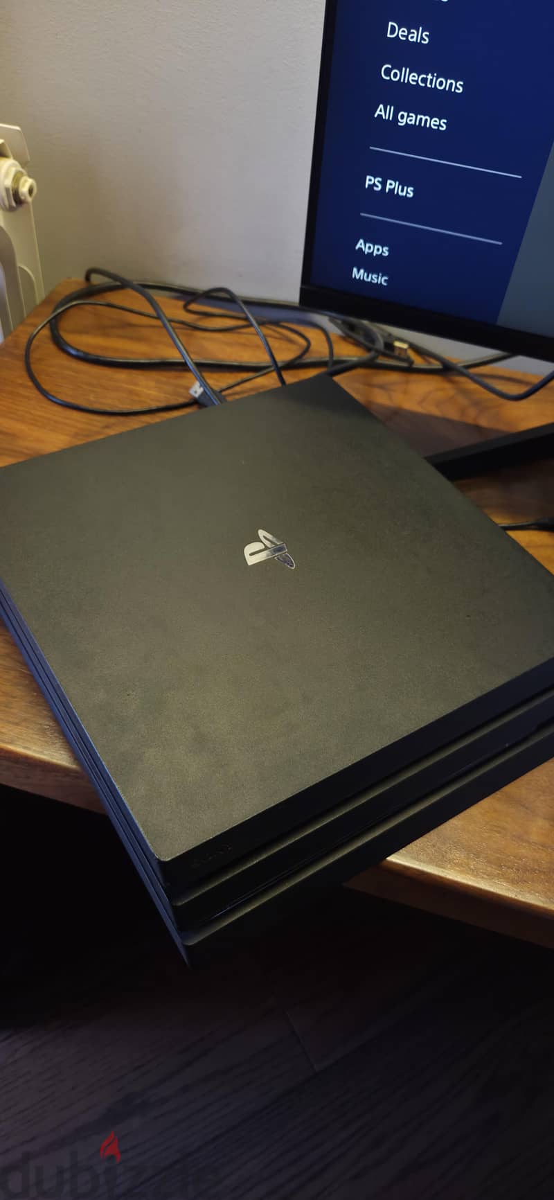 PlayStation 4 pro jet-black 2