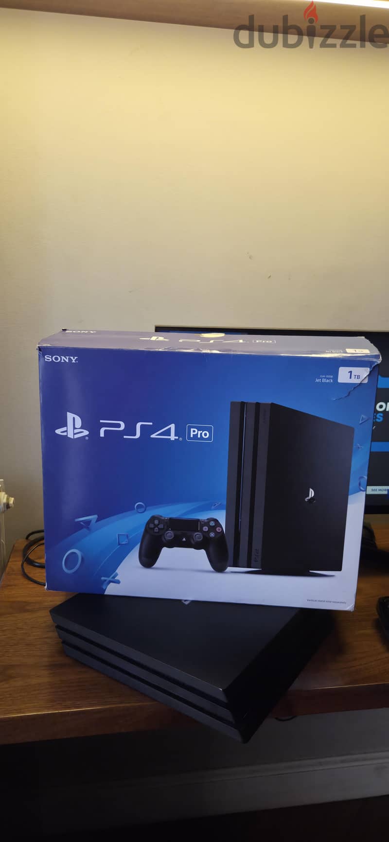PlayStation 4 pro jet-black 4