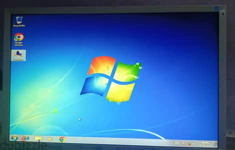 شاشة EIZO مسطحة 24 بوصة فرز أول بحالة ممتازة (EV2416W)