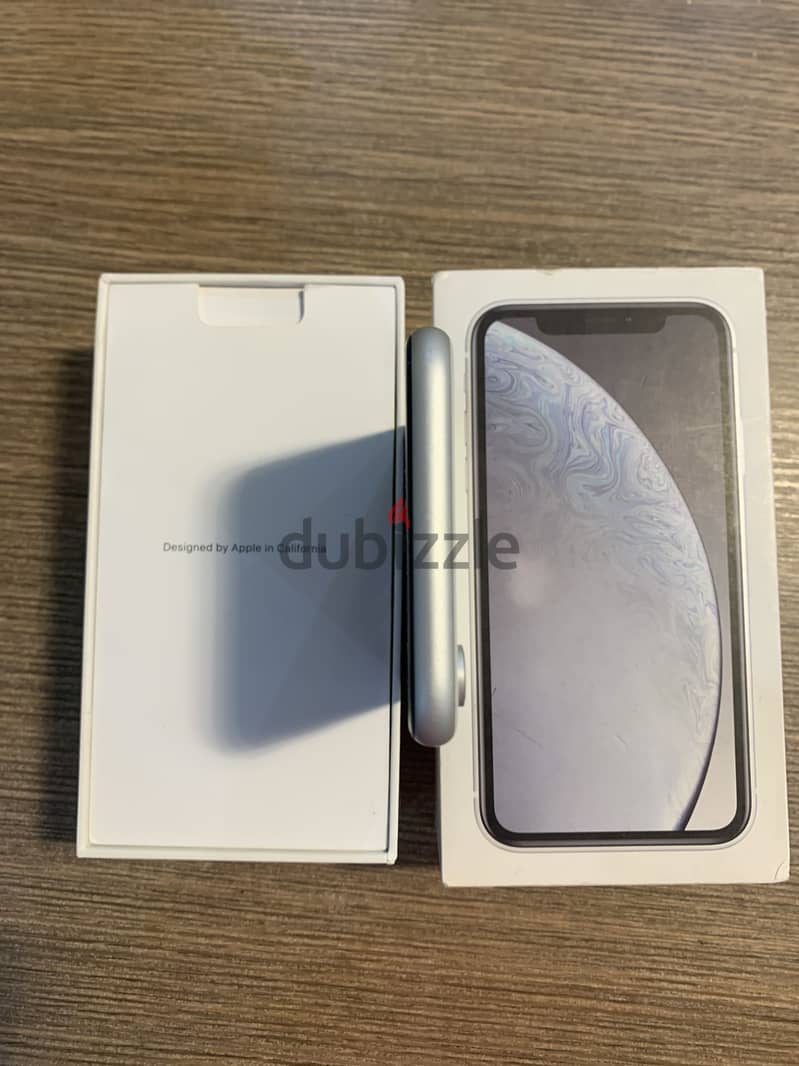 Apple - iPhone XR 4