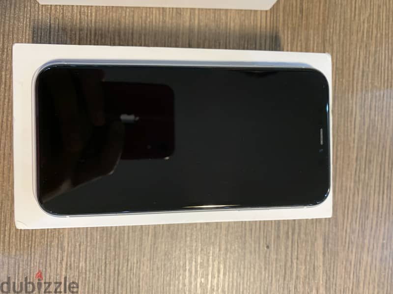 Apple - iPhone XR 7