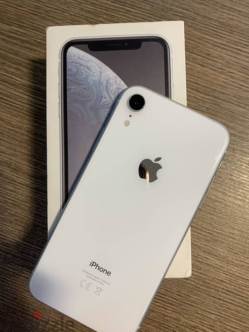 Apple - iPhone XR 9
