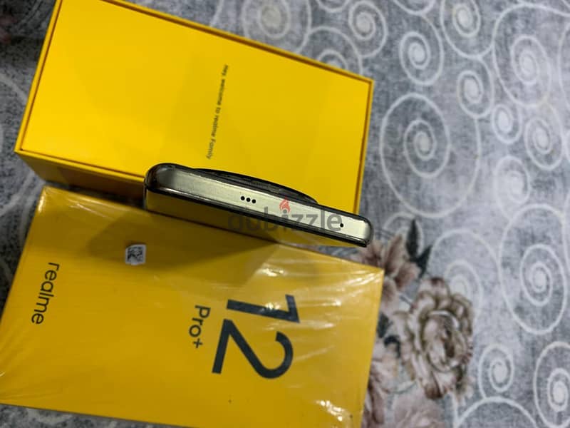 ريلمى 12 برو+ 3