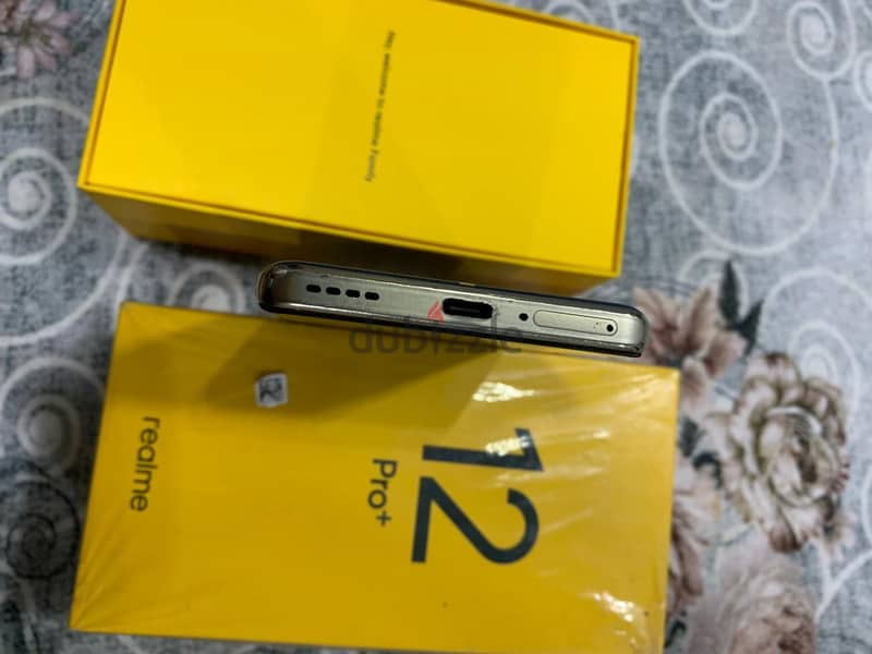 ريلمى 12 برو+ 4