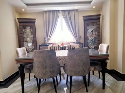 Apartment for sale in Maadi in El Asleki. Garden view and the main street, area 210m consisting of 4 rooms, reception, kitchen, 3 bathrooms, 2 balconies. 6th floor with elevator.