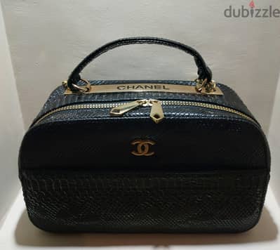 حقيبة يد وارد الأمارات زيها زي الجديدة  ماركة ش