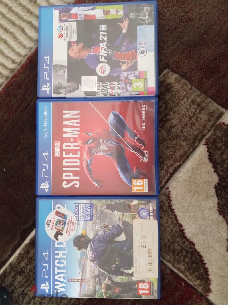 PS4 Slim 500 GB + 2 Controllers + 3 Games (Cds) 6