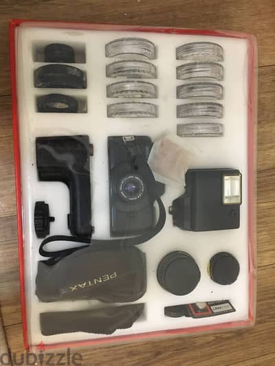 للبيع طقم Asahi Pentax Auto 110 SLR System الأصلي، من أندر الكاميرات.