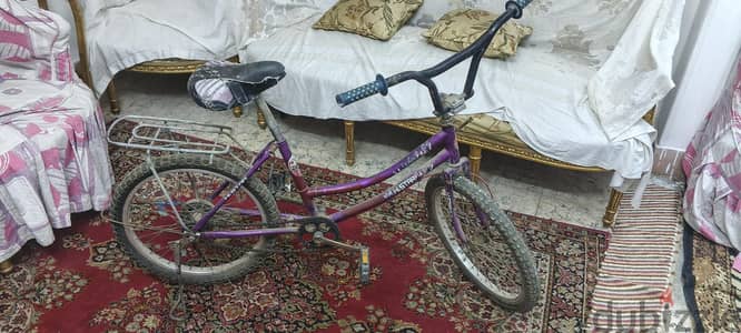 عجلة خفيفه جدا على الطريق و سريعة