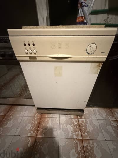 بيع غسالة  اطباق ariston