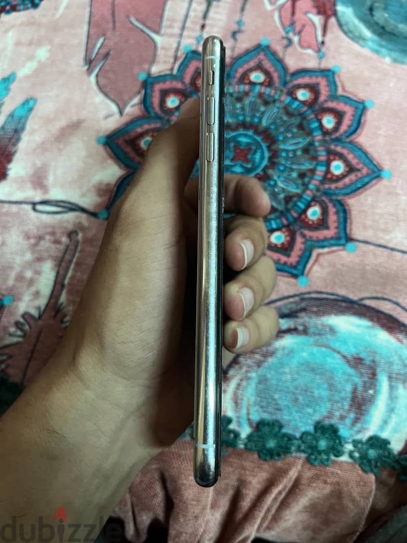 Apple - iPhone XS Max 3