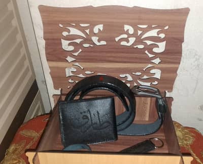 طقم حزام رجالي جلد + محفظة + ميدالية مفاتيح باسم طارق