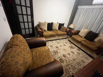 طقم انتريه 2 كنبة + كرسي بحالة جيدة