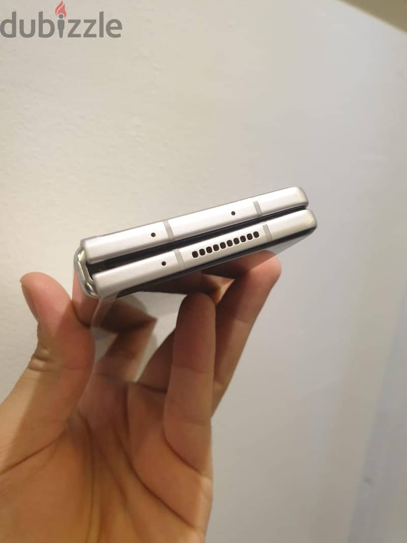 Samsung Z Fold 3 1
