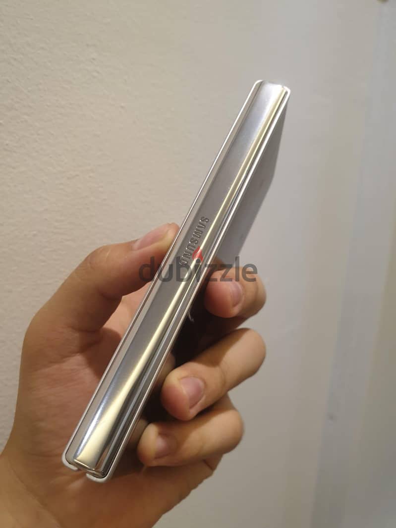 Samsung Z Fold 3 7