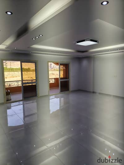 For sale, Al-Khomayel compound, phase three, model 1, 3 bedrooms, 3 bathrooms, comes next to the gate, ultra super luxe. For details, 01101769818