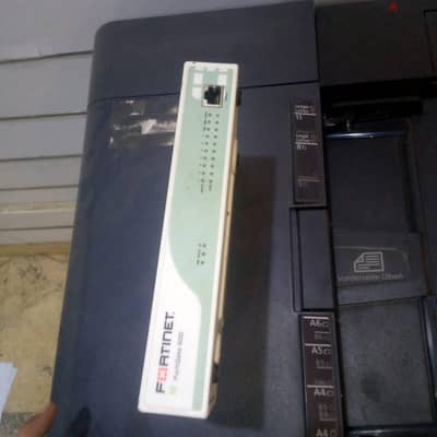 جهاز جدار حماية فور تينت مستعمل بحالة ممتازة - Fortinet FortiGate 60D