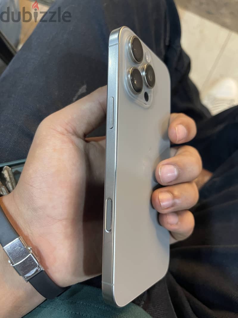 Apple - iPhone 16 Pro Max 1